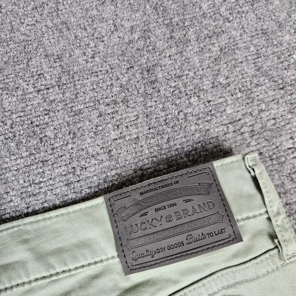 $99 Lucky Brand 223 Straight Leg Pants Mens 34x30 Green Casual Chino Trousers